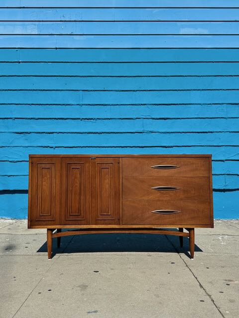 Broyhill Sculptra Credenza