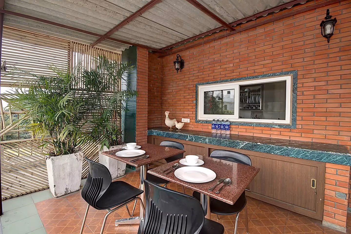 Rooftop kitchen in the service apartments at sector 40 can be useful for guests coming here who would like to order in. Every apartment in the building also has its own fully functional kitchen