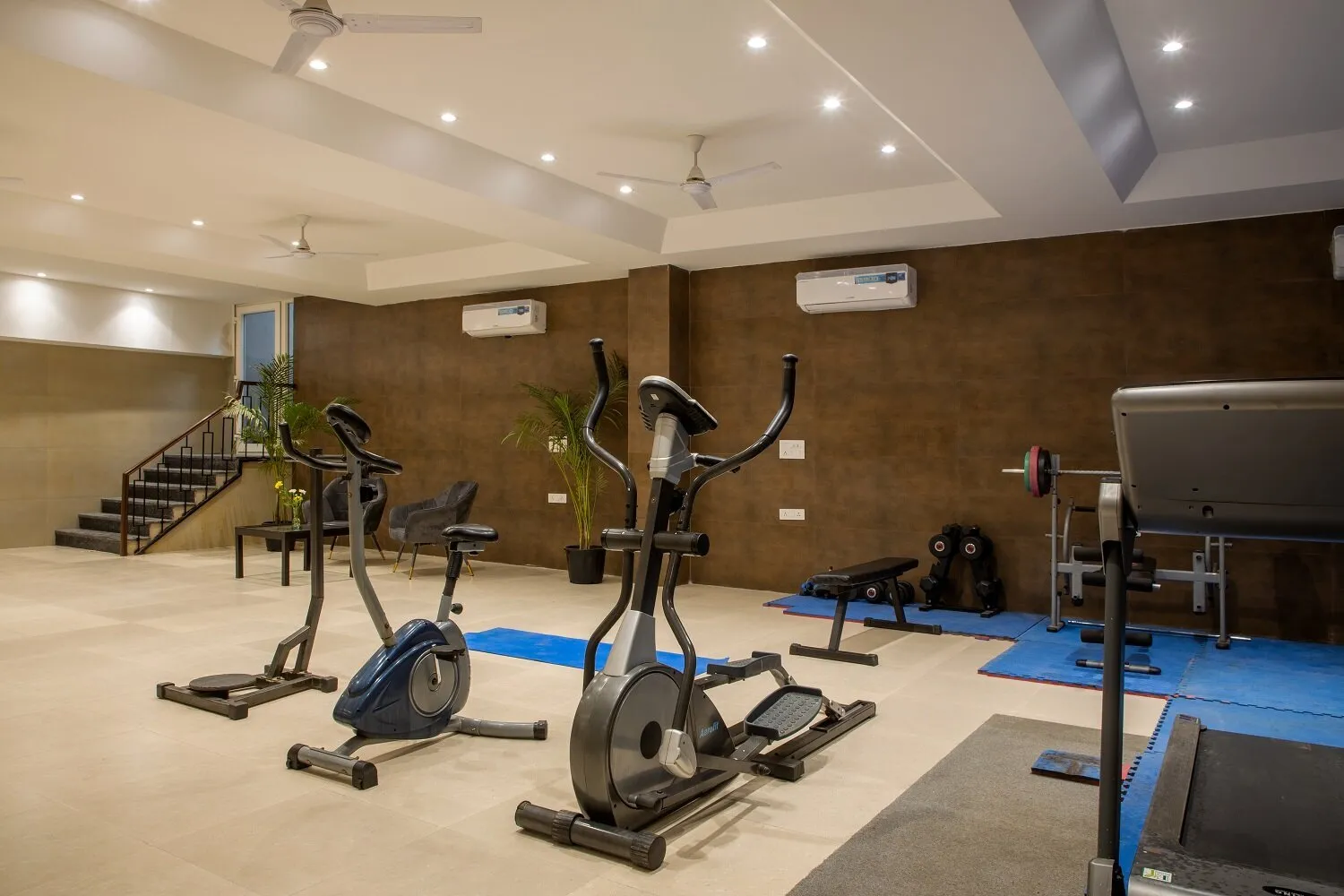 Gym stations in the basement of the building for the use of the guests in DLF Cyber city building