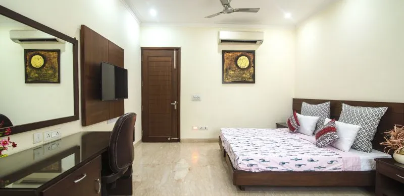 View of the serviced studio apartment close to Marriott near HUDA City - possible to work from home as well