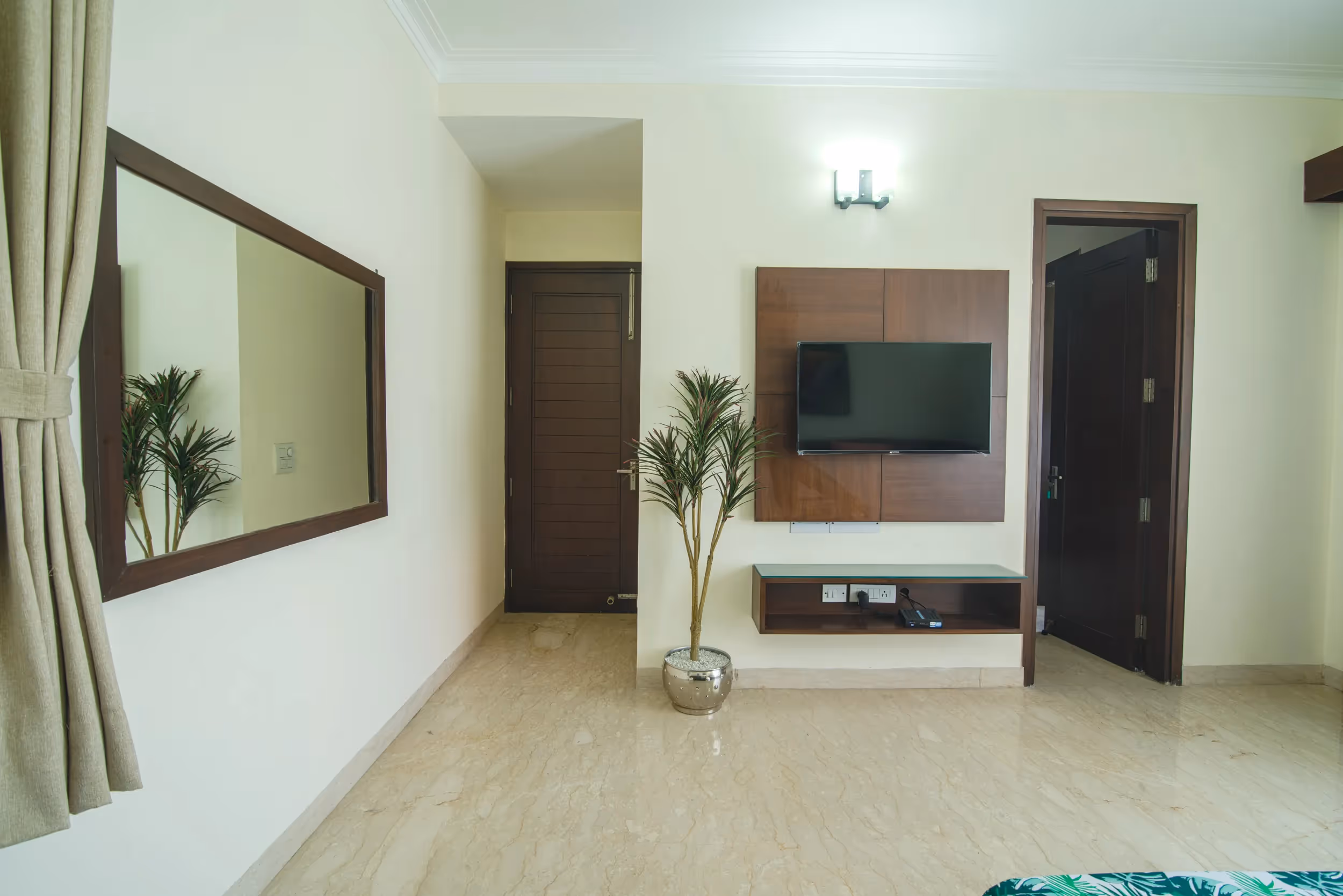 Common areas in the serviced 3BHK apartment situated close to HUDA City - Guests can have a group setting and also plenty of personal space for themselves