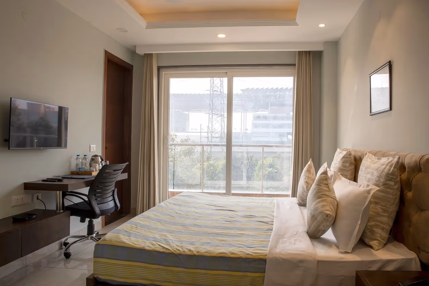 Best Luxury Guest House Near Medanta