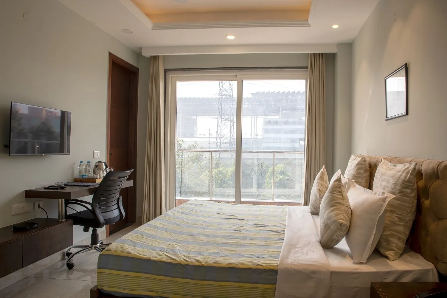 Best Luxury Guest House Near Medanta
