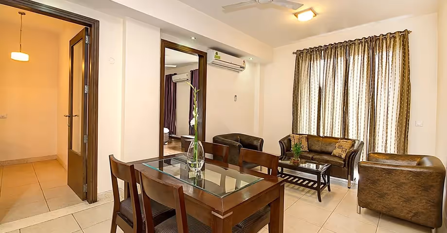 Perch Serviced Apartments Sector 40 Gurgaon – spacious accommodation near HUDA City Centre and Medanta Hospital.
