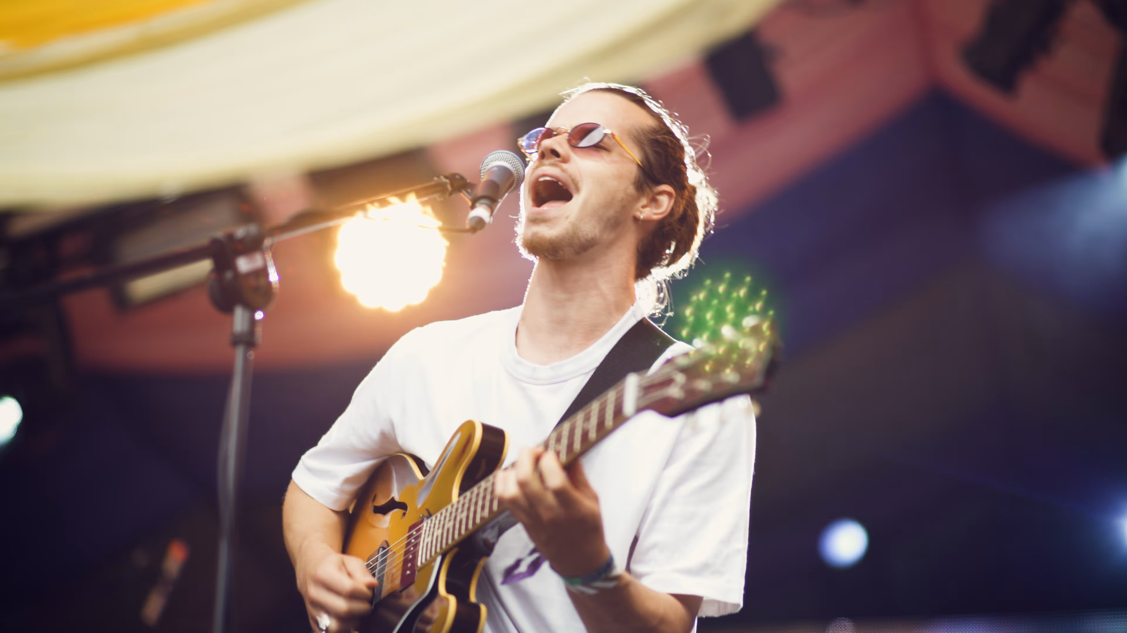 Oscar Jerome Performing