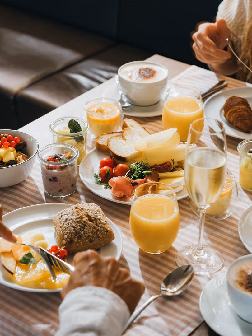 Breakfast table at the Deltapark Vitalresort directly from the brunch buffet