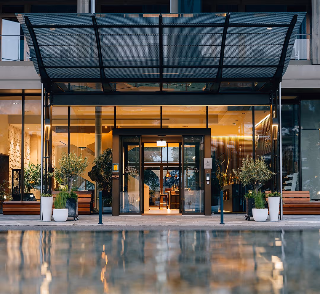 The entrance to the hotel on Lake Thun