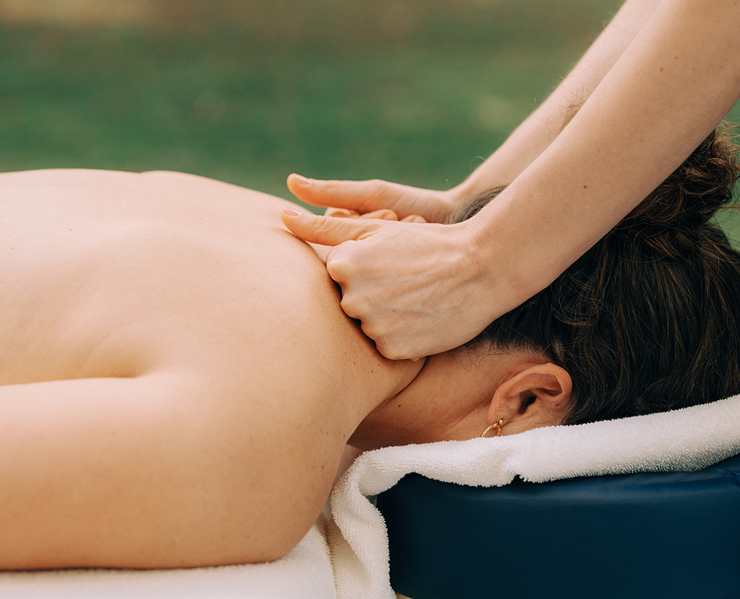 Energy point massage in the Deltaspa