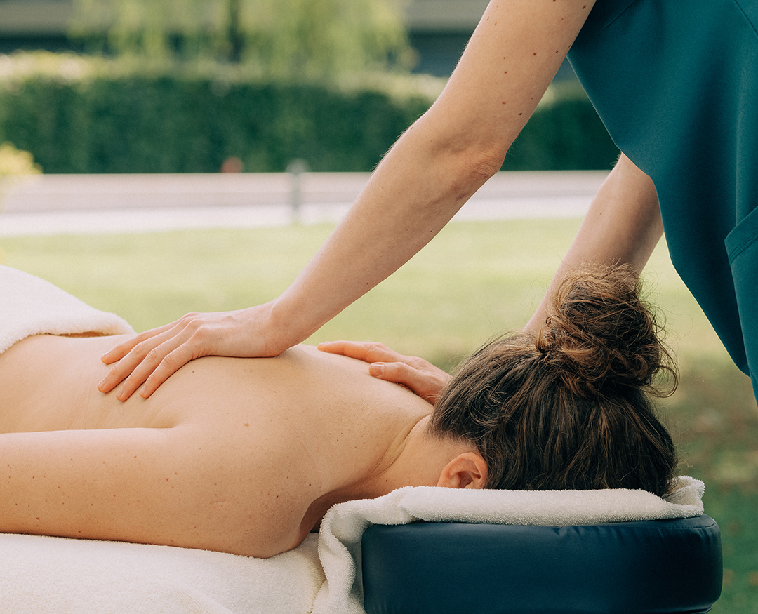 Fascia massage in the Deltaspa