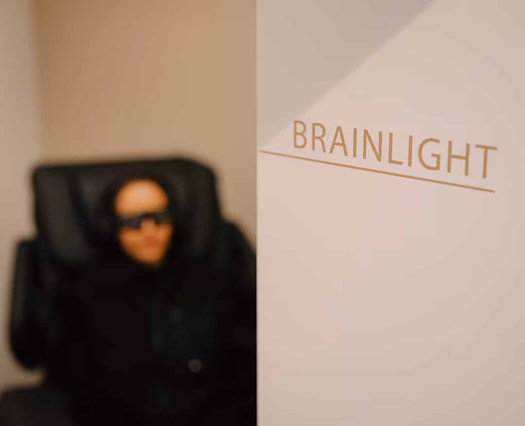 Touchless Treatment im brainLight Massagesessel