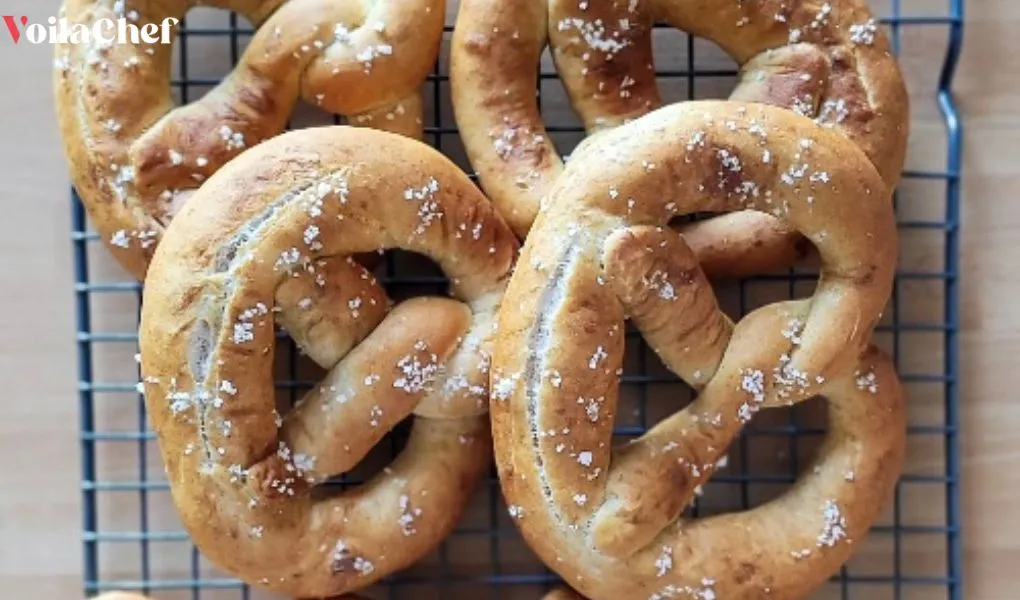 Bretzel maison et beurre salé : recette alsacienne