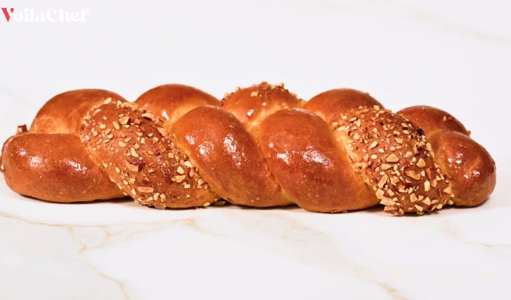 Stollen tressé aux fruits secs : recette de Noël