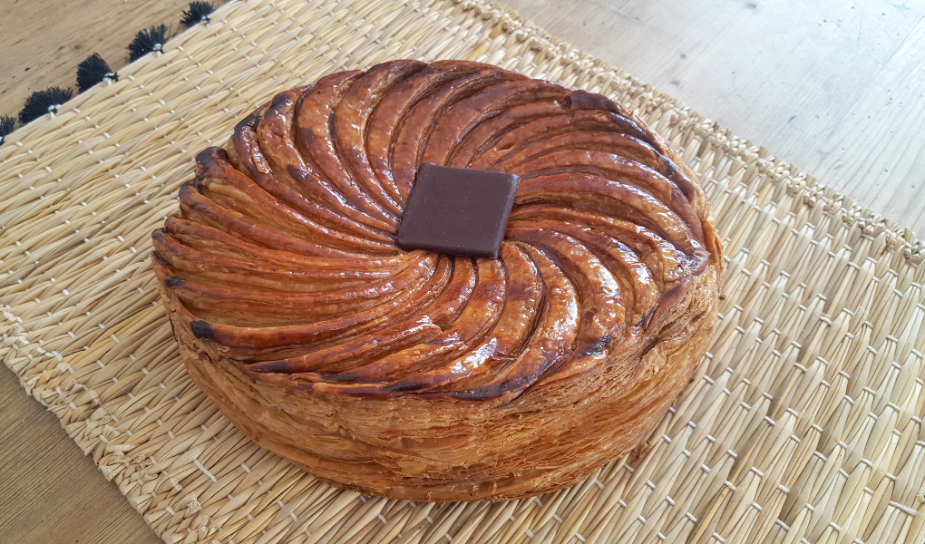 serving-galette-des-rois-ideas