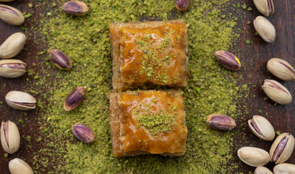 turkish-pastries-baklava-loukoum-kunefe