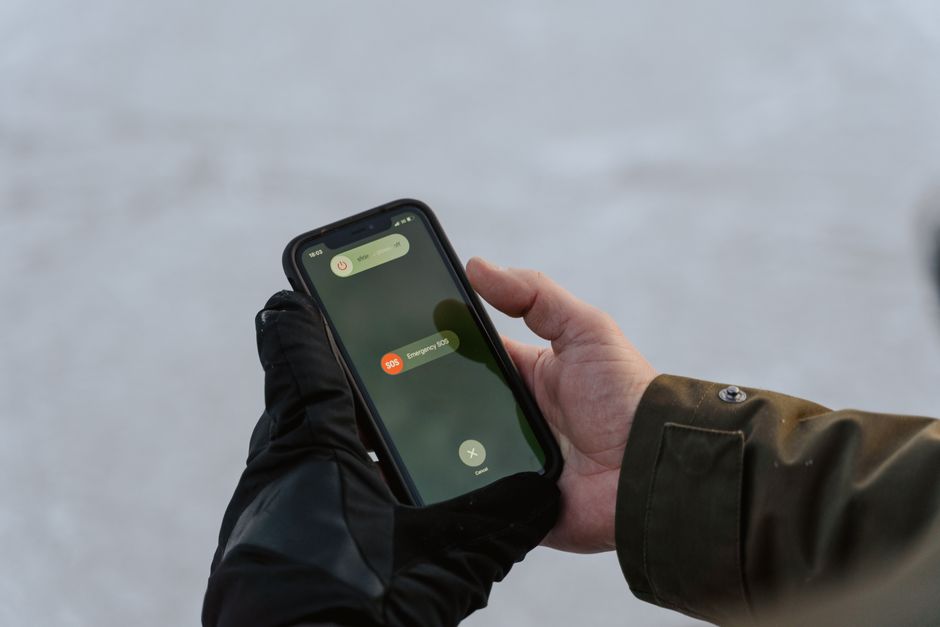 Public warning system security: how cell broadcast alerts are spoofed and what operators control