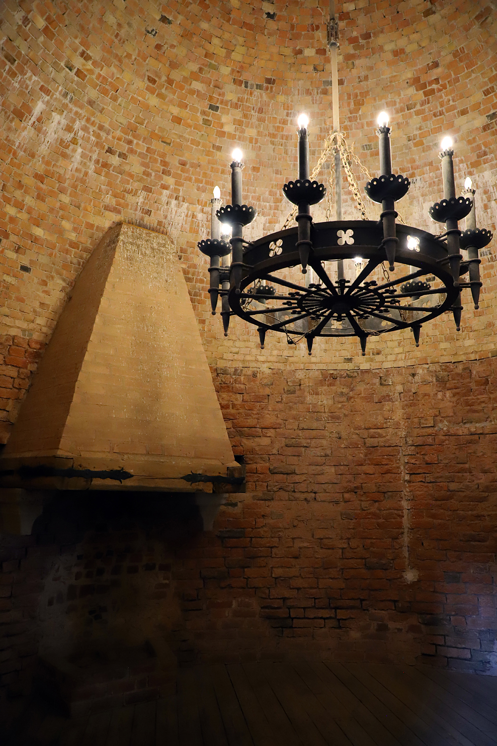 $*ROUND ROOMS IN ROUND TOWERS* Turaida, 2025