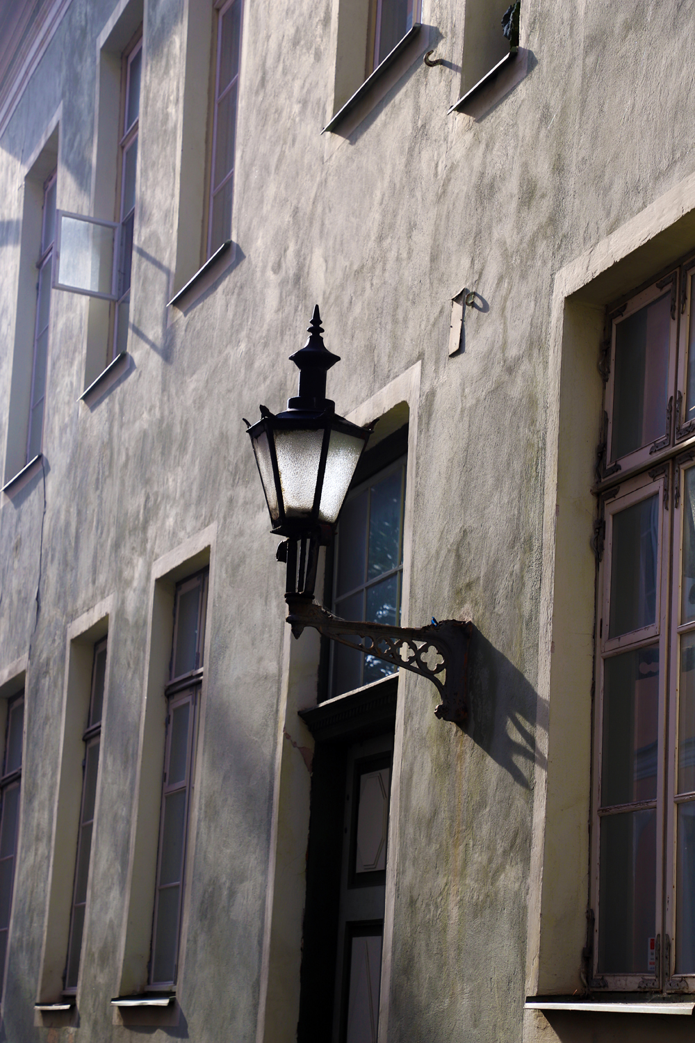 $*Dark Light* Tallinn, 2025