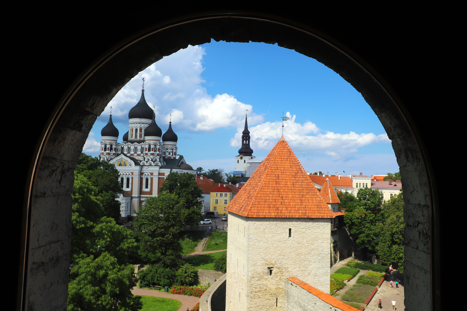 $*Fairytale Walls* Tallinn, 2025