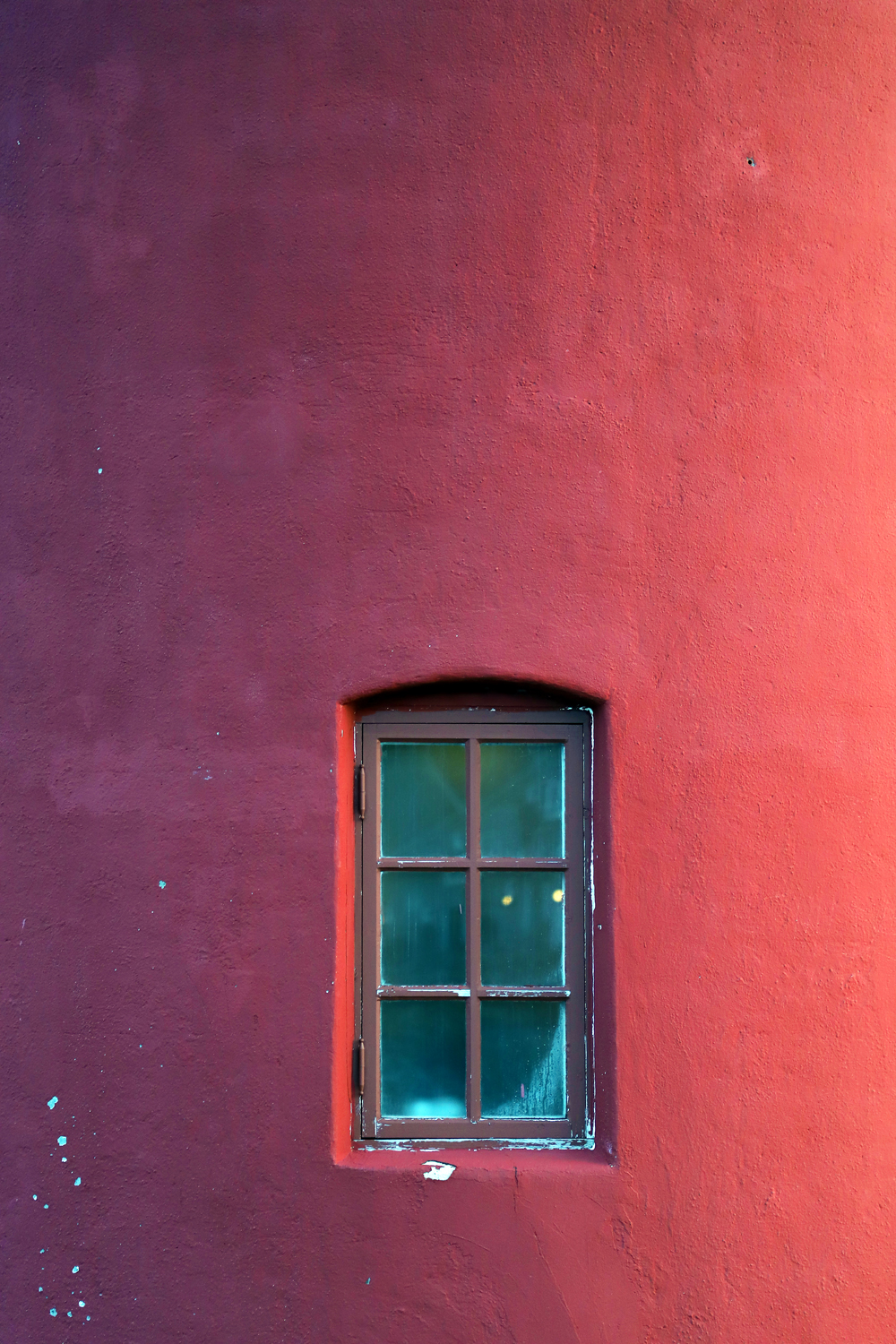 $*Crimson Window* Ålesund, 2025