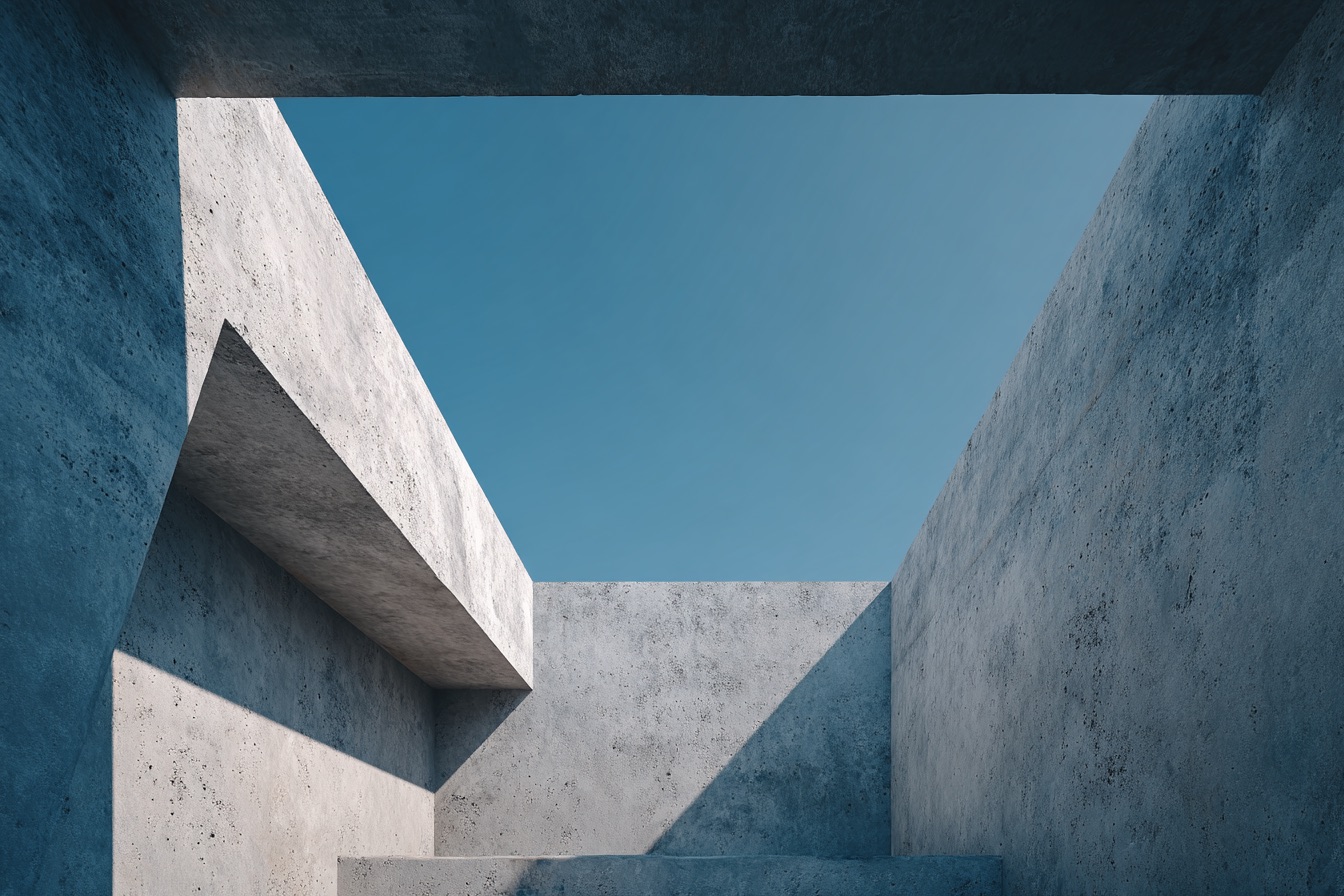Fondation en béton brut photographiée depuis le bas, lignes géométriques nettes, lumière naturelle contrastée, espace négatif généreux