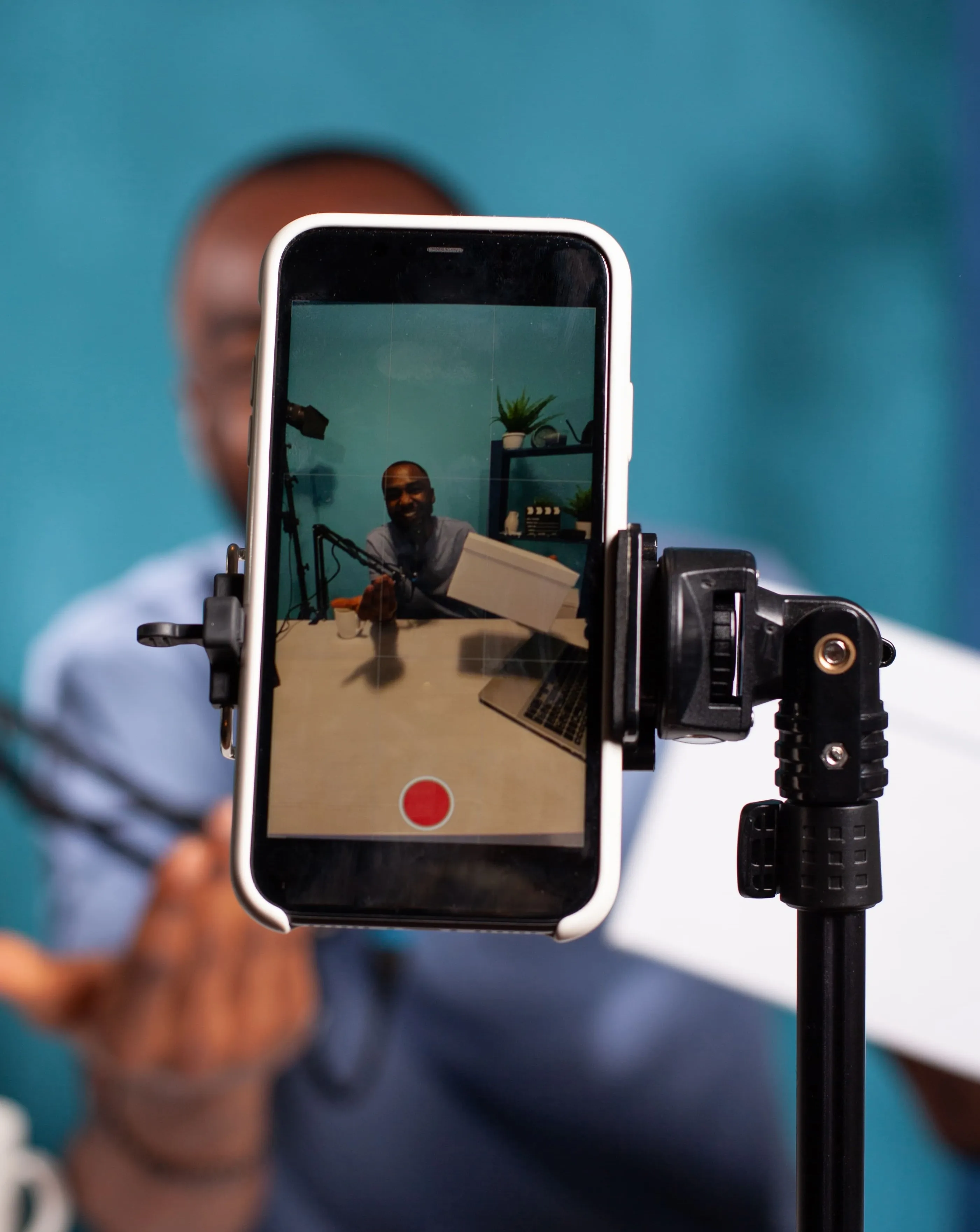 Guide stratégique : se filmer en entreprise pour une diffusion tiktok