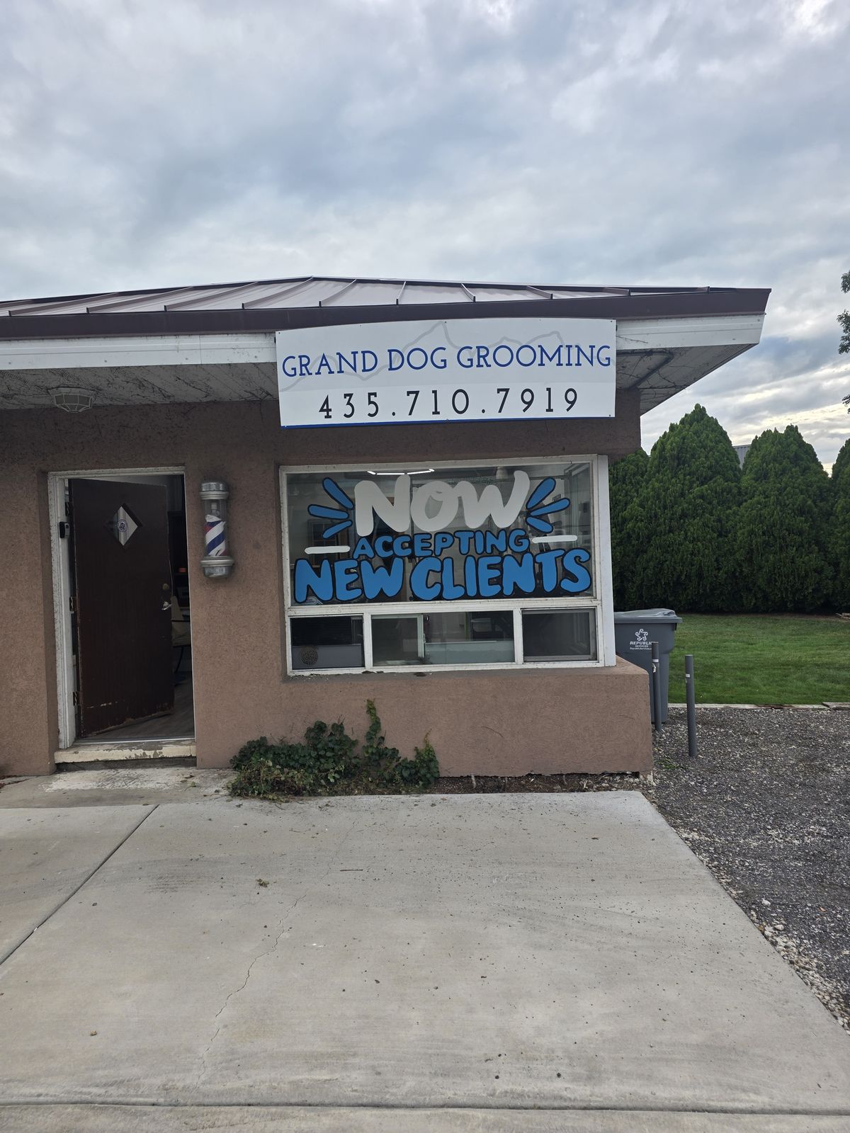Grand Dog Grooming