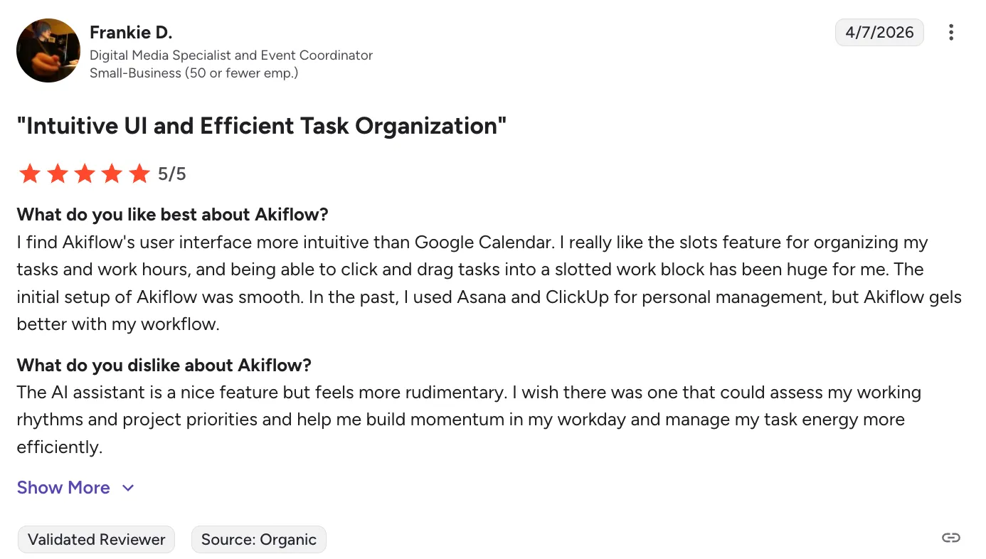 Five-star user review screenshot praising Akiflow task organization and UI.