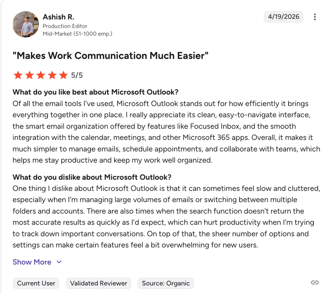 App review by Ashish R. praising Microsoft Outlook communication tools.