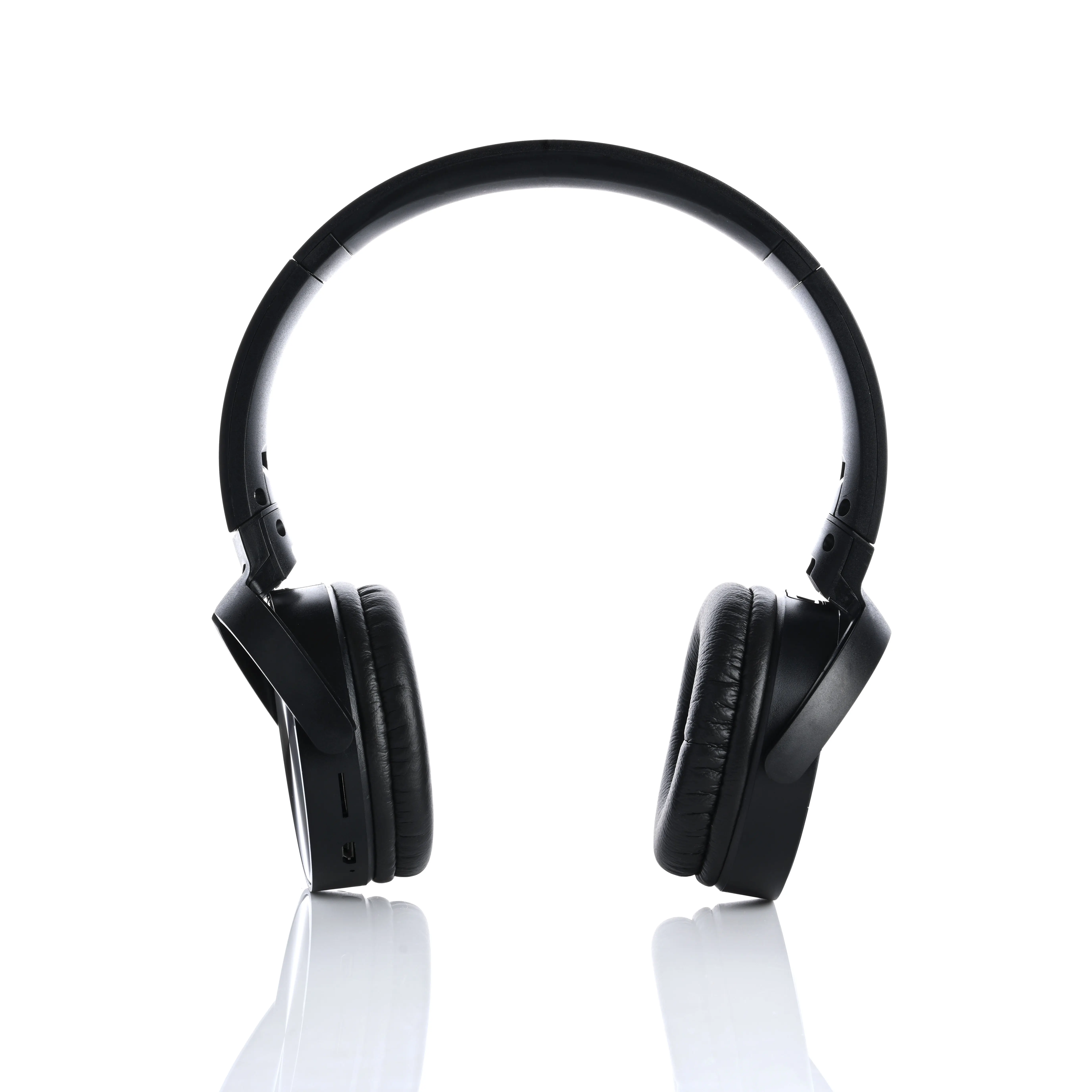 product photograph for headphones