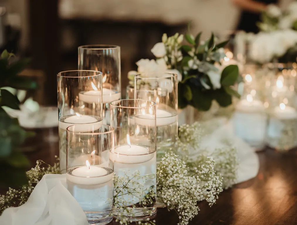 Best man speaks at wedding reception
