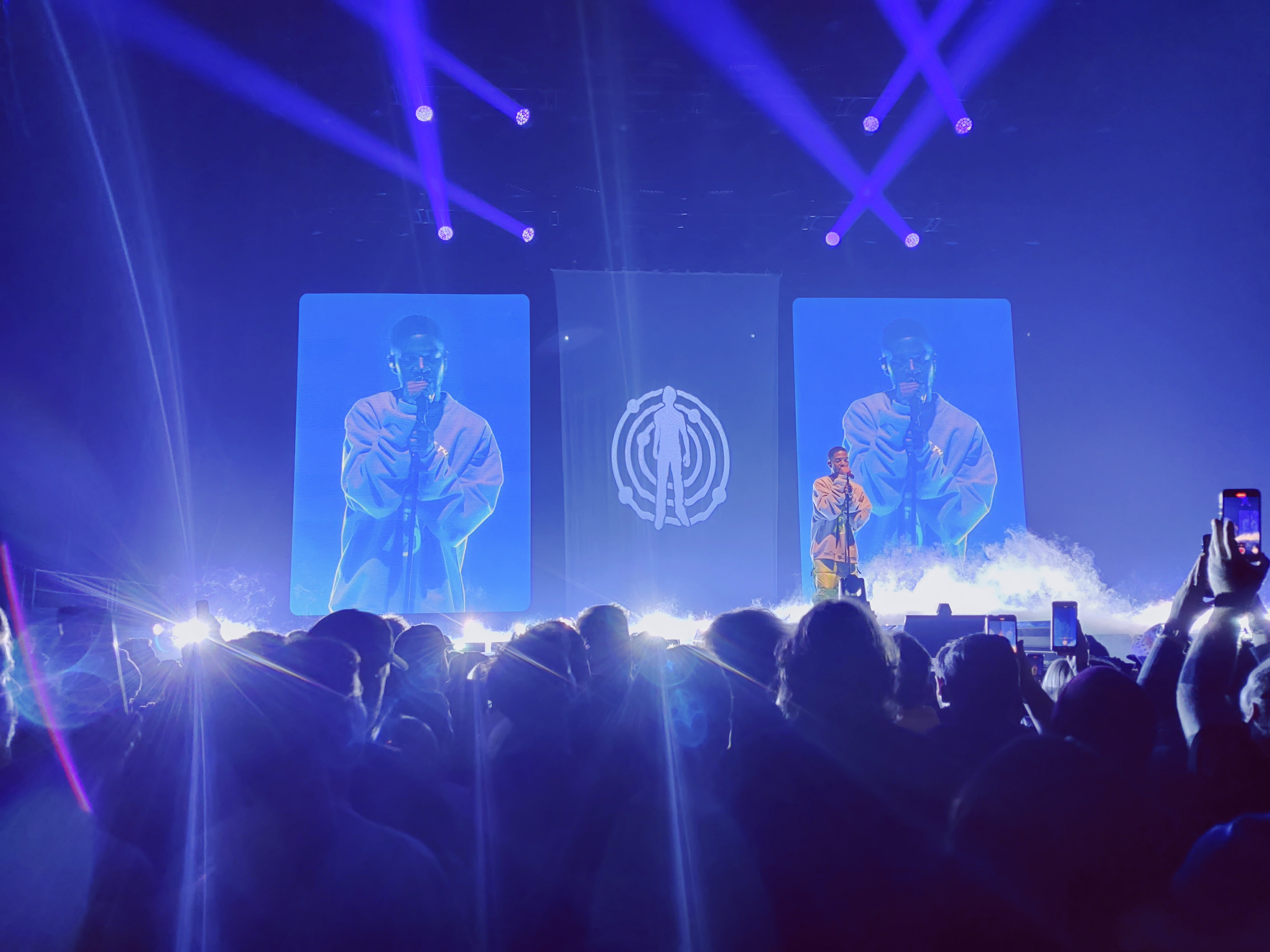 Kid Cudi To The Moon World Tour visuals by Raw Cereal