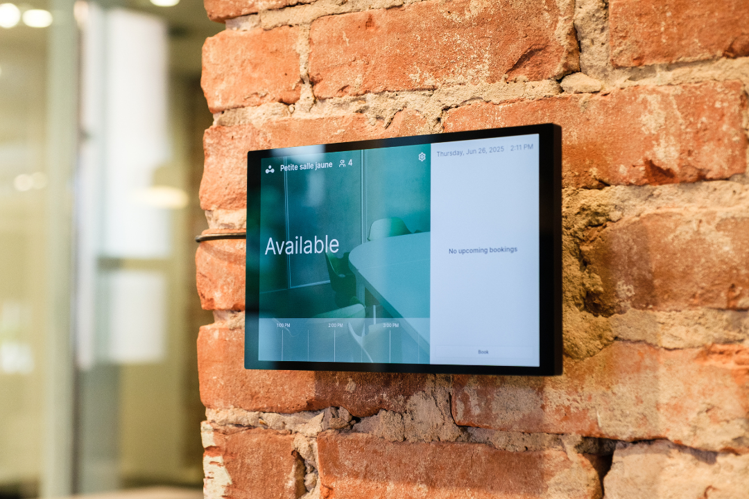 Meeting room display mount