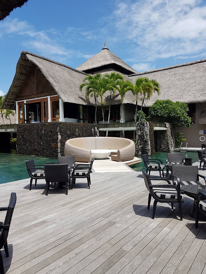 Floating Lounge Constance Belle Mare