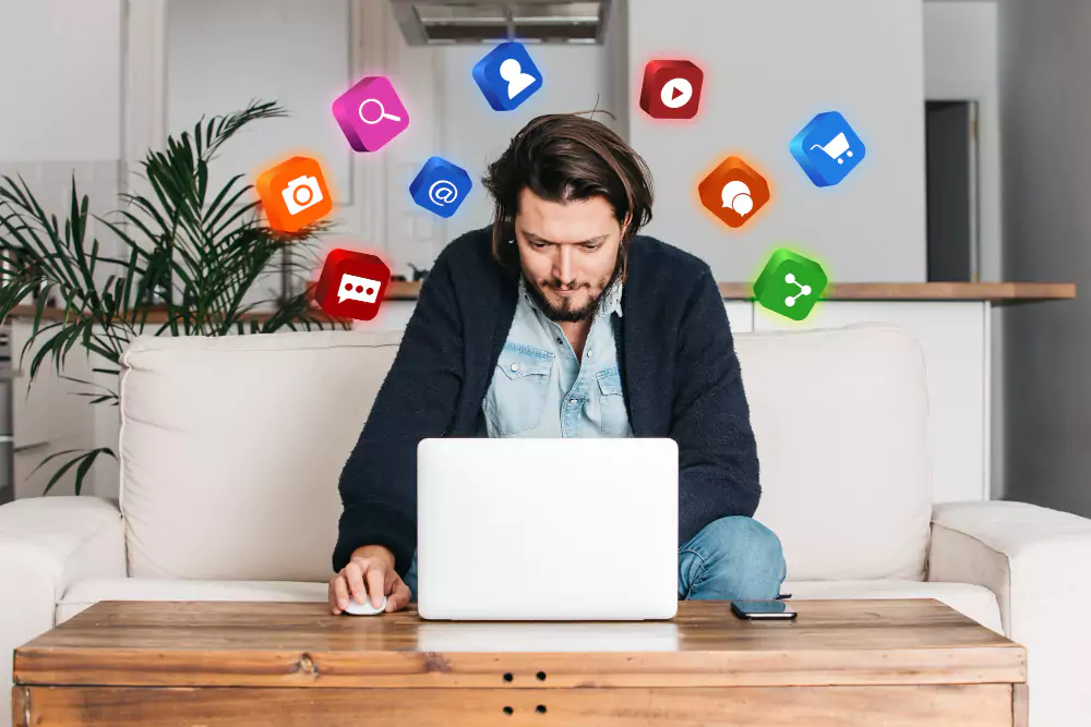 Socialinės žiniasklaidos koncepcija su programėlėmis