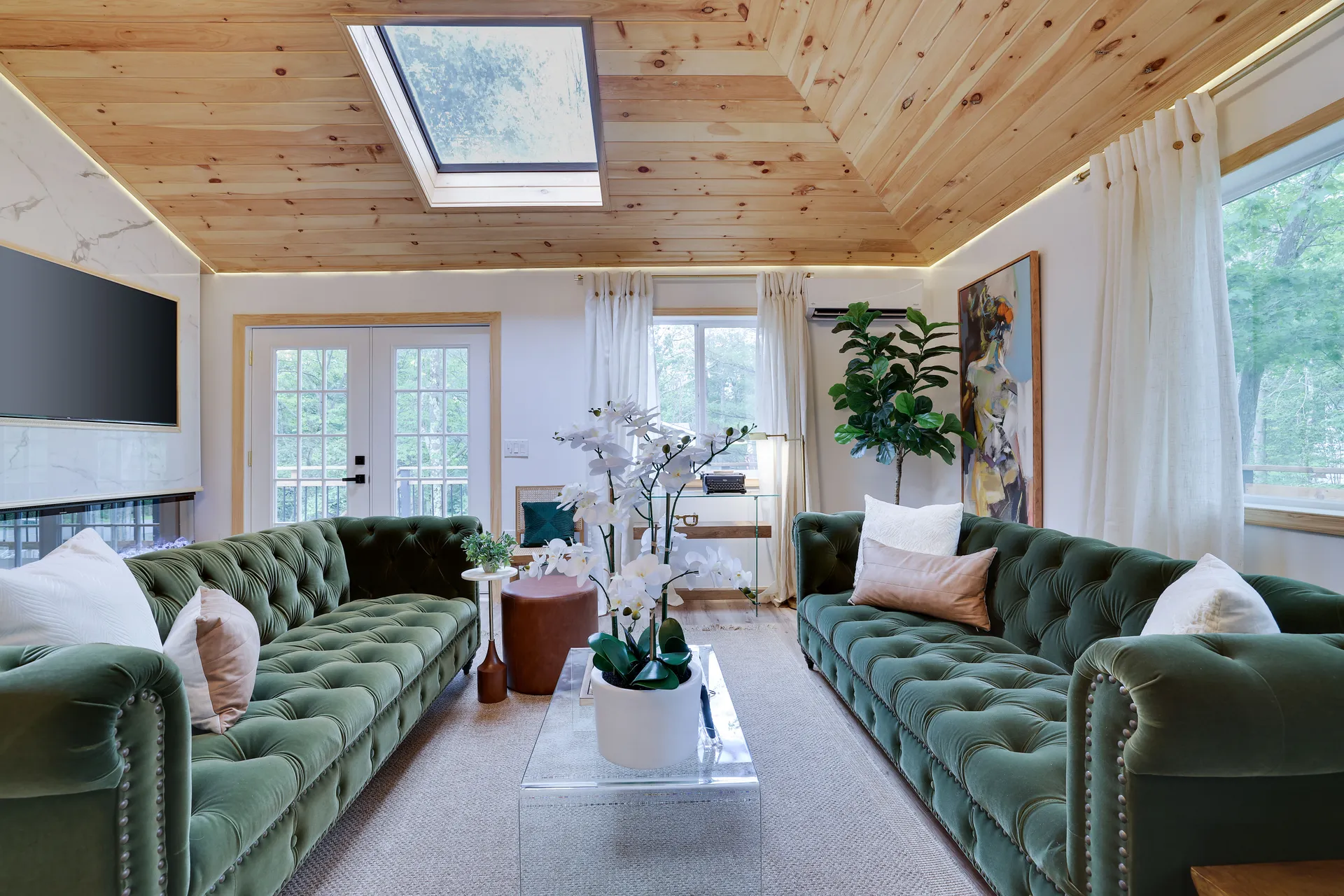 Three Ski Mountains, One Hot Tub: Villa Juana Makes the Case for a Winter Pocono Bachelorette