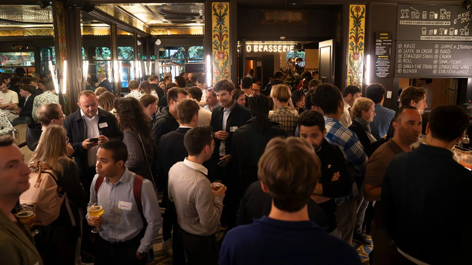 A packed room at a Finary evening in Paris