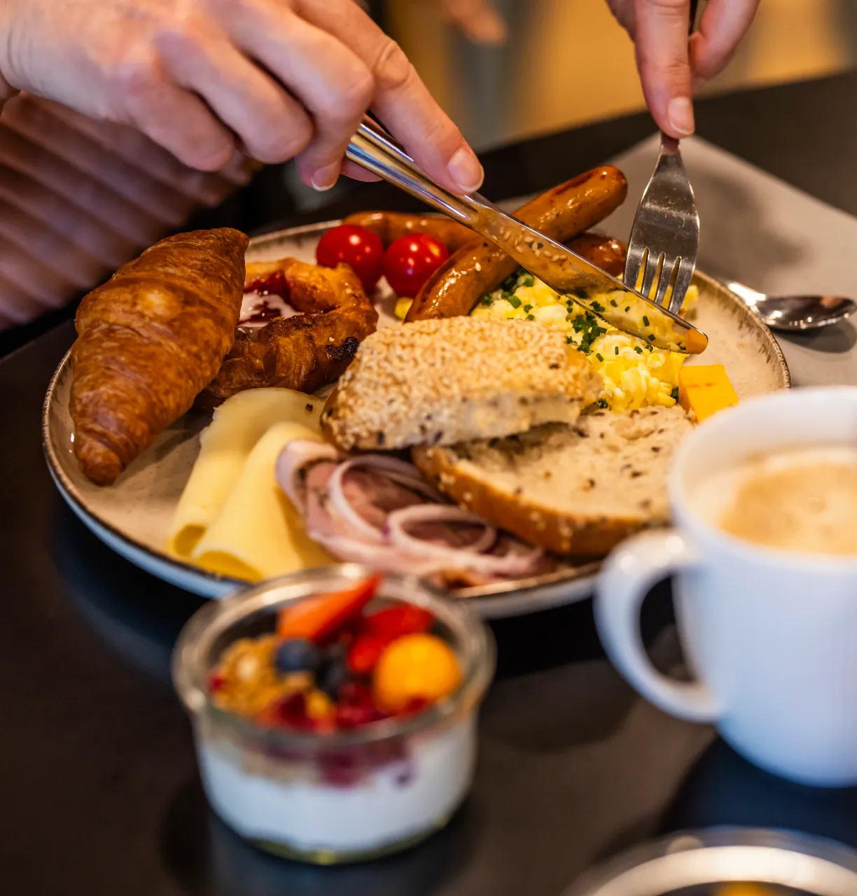 Morgenmadstallerken fra restaurant