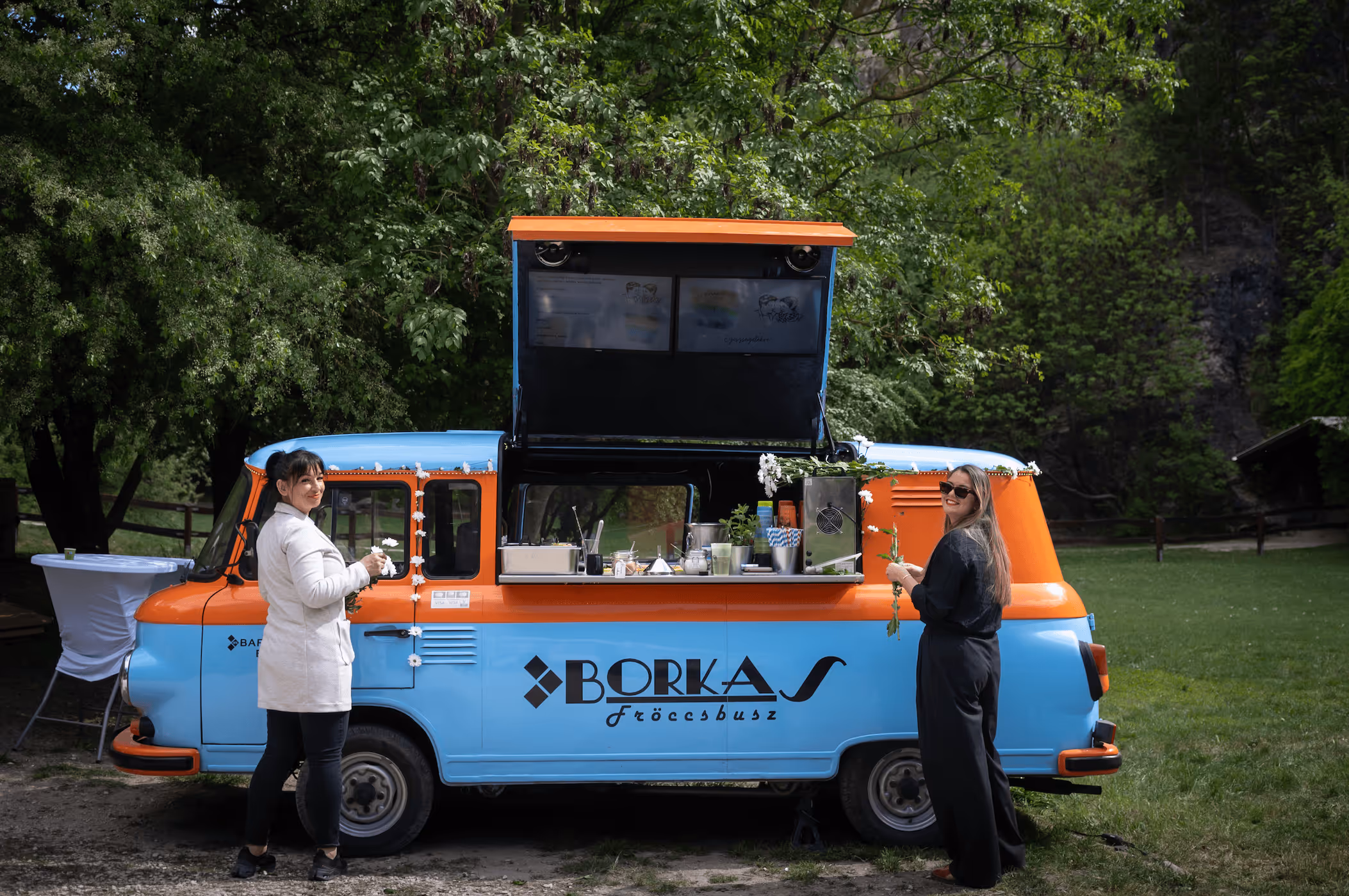 Esküvői díszítés food truck