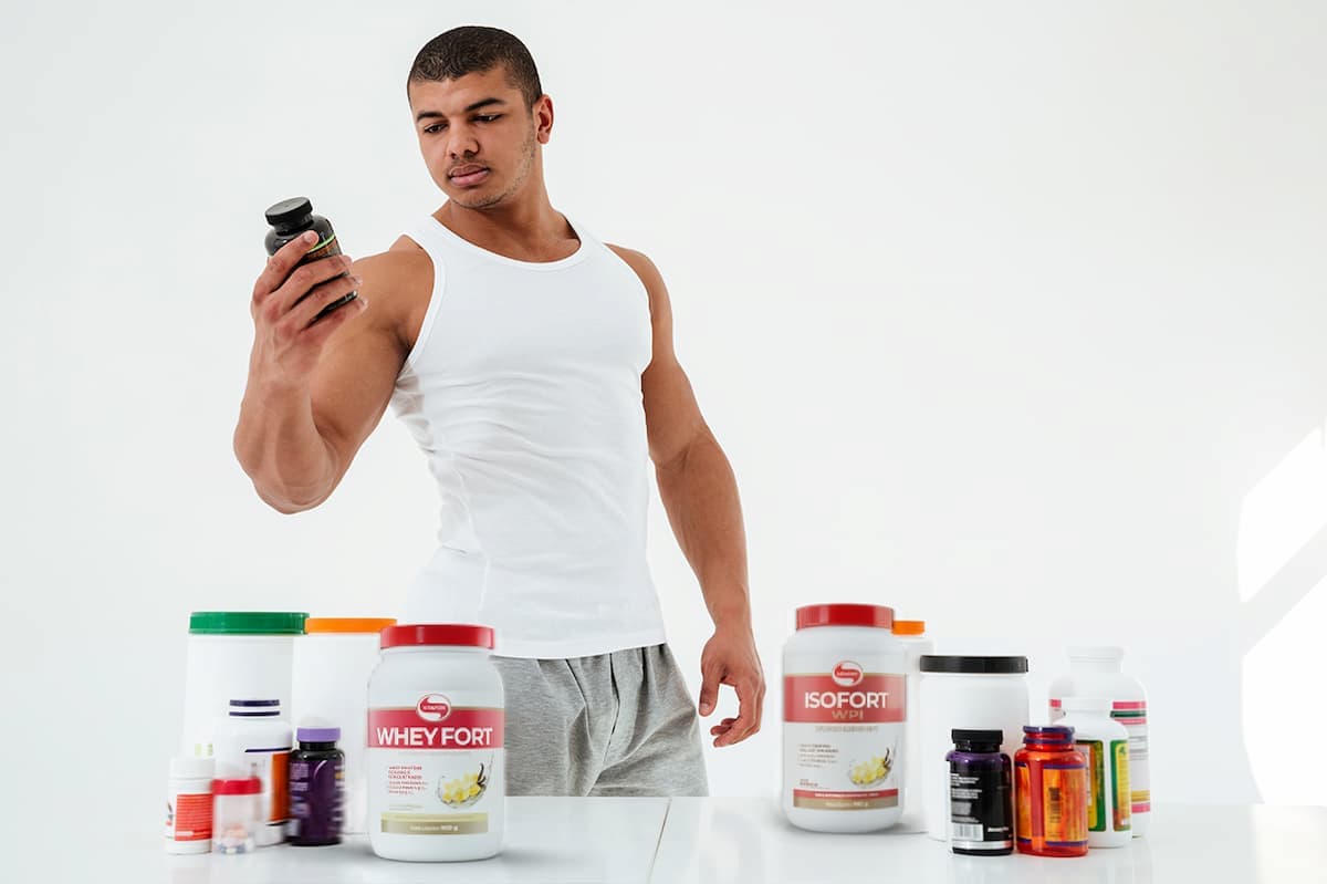 Qual o whey que tem mais proteína e o que analisar antes de escolher