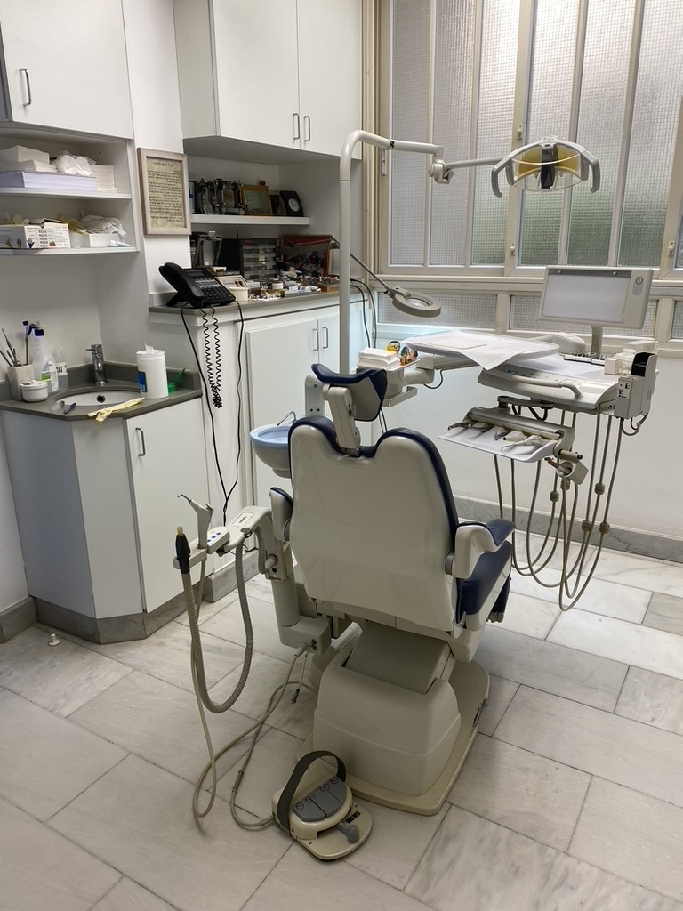 חדר אמיר סרנת מאחור