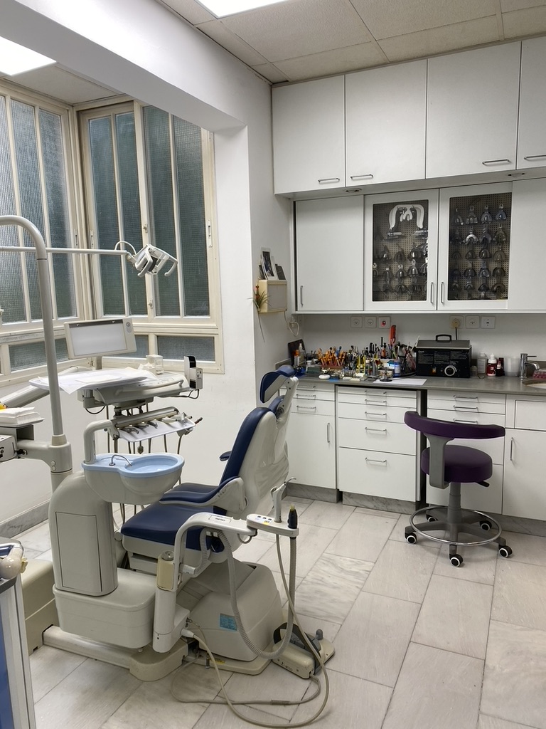 חדר אמיר סרנת במרפאה מהצד