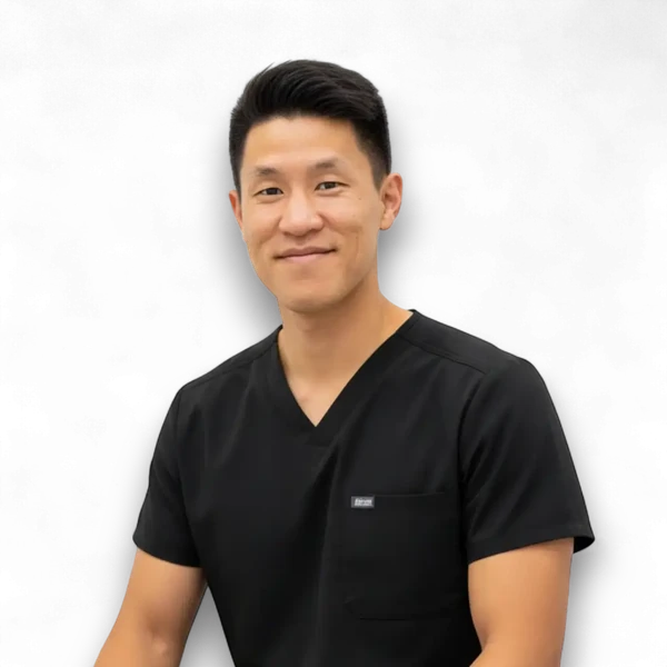 Dr Daniel Nguyen — Optométriste spécialisé en sécheresse oculaire à la Clinique CARE