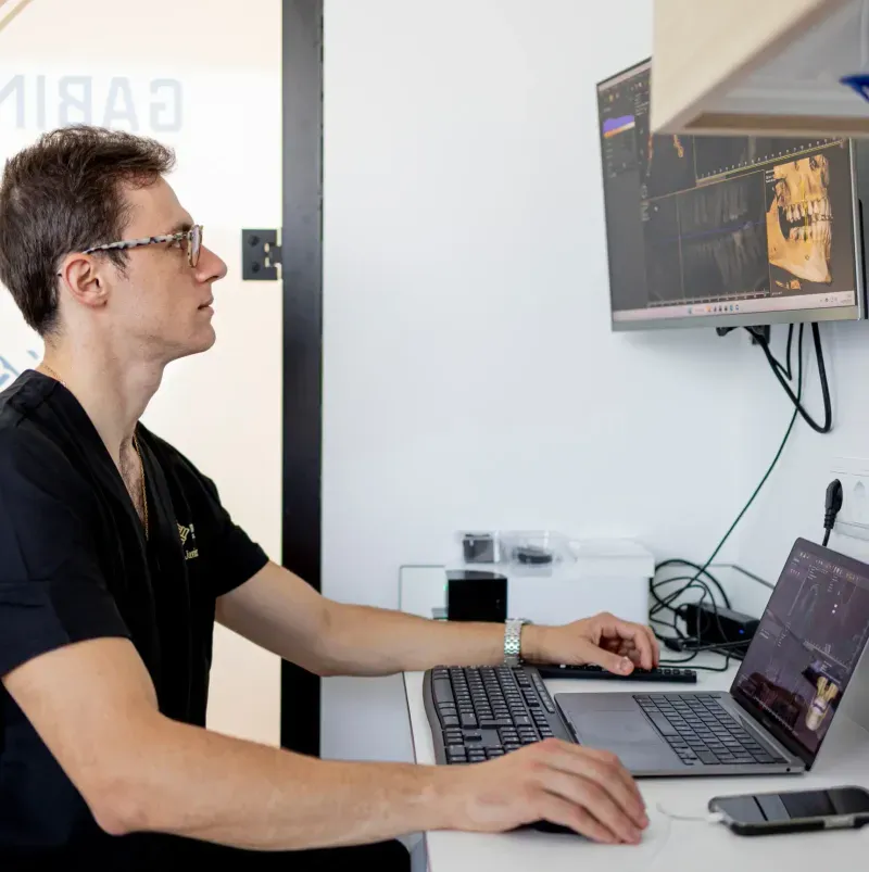 javier mingari implantes dentales en toledo clinica dental mingari