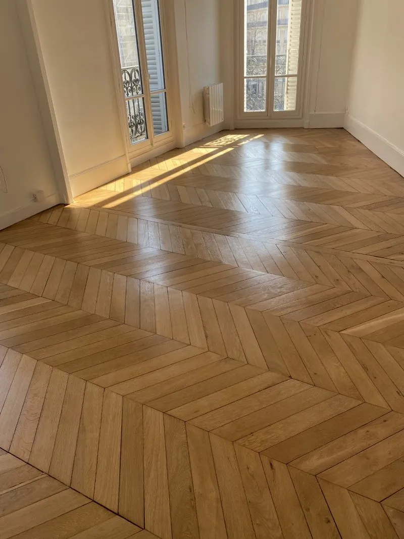 Parquet en point de Hongrie dans un appartement rénové, Paris 6e