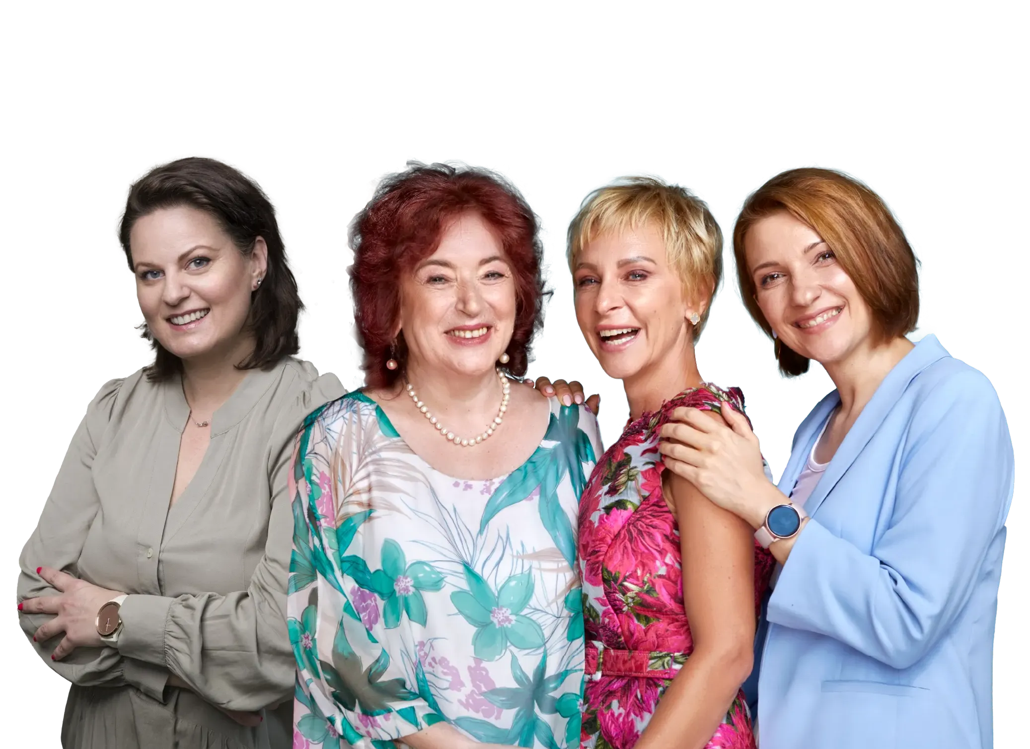 Четири усмихнати жени, прегърнати една до друга, на бял фон.