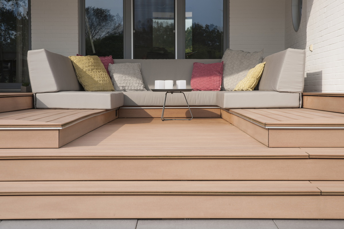 Terrassen und Außenanlagen Bungalow 70-er Jahre