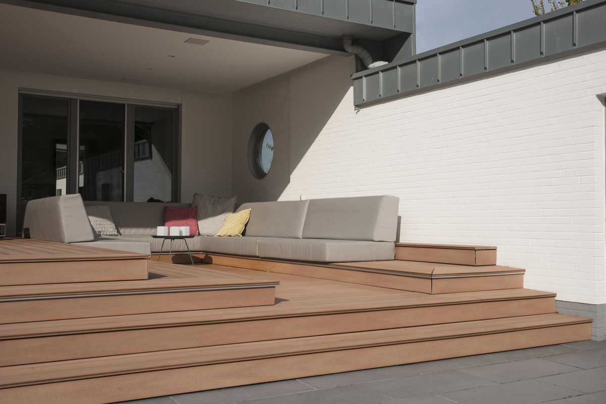 Terrassen und Außenanlagen Bungalow 70-er Jahre