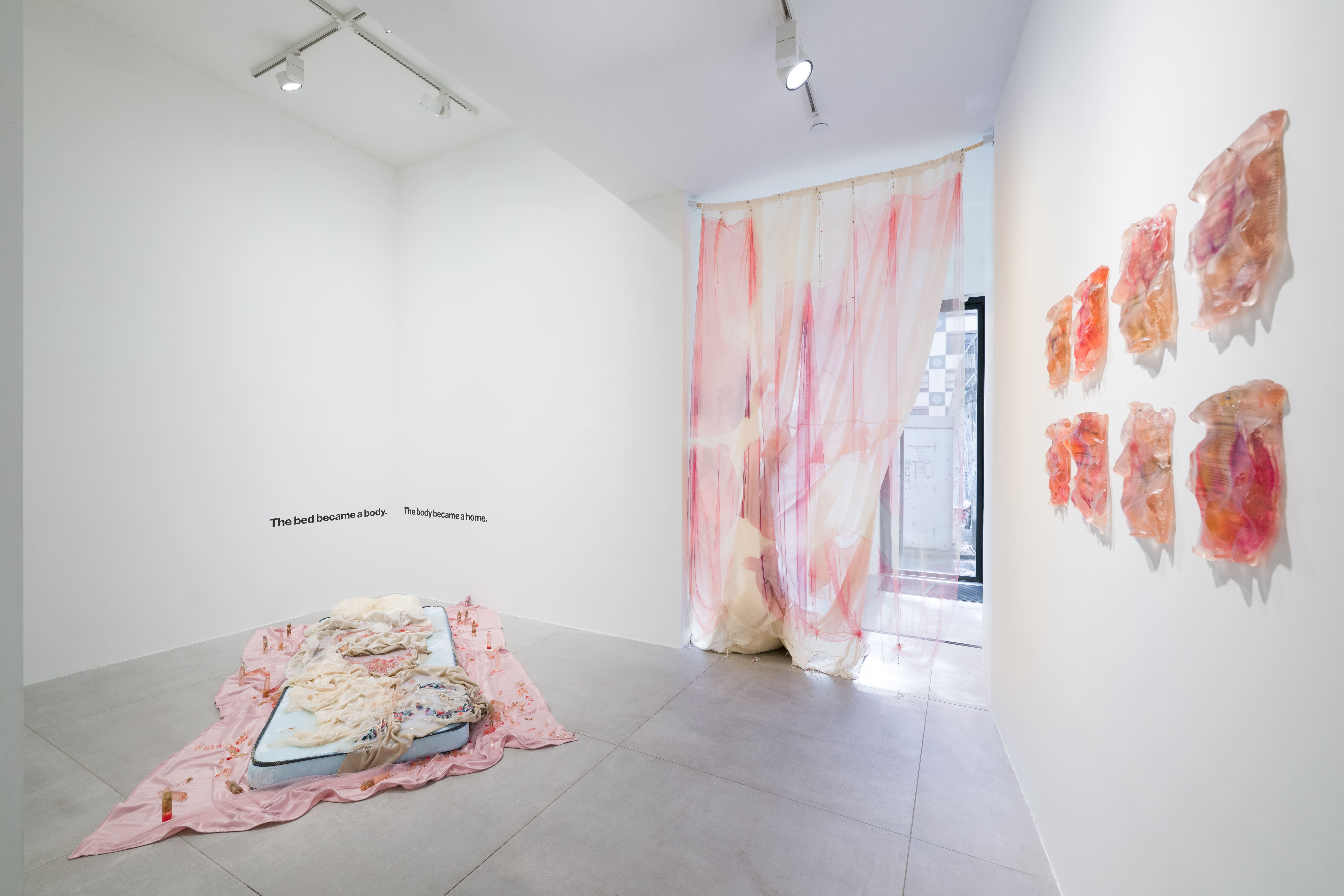 Галерея Double Q. Вигляд інсталяції. Фото: Нік Чу, 2025.