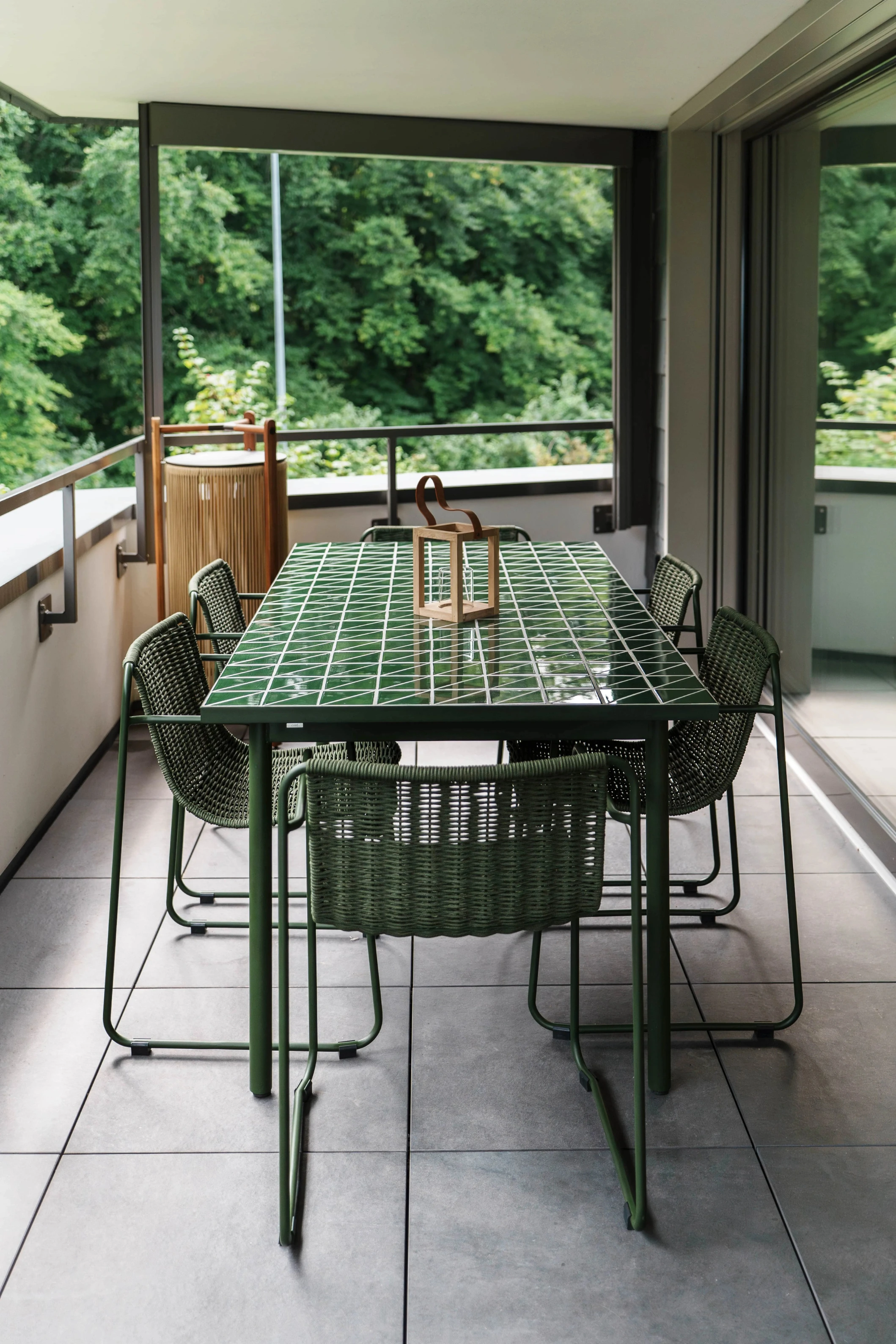 Erdige moderne Wohnung | Upscale Interiors