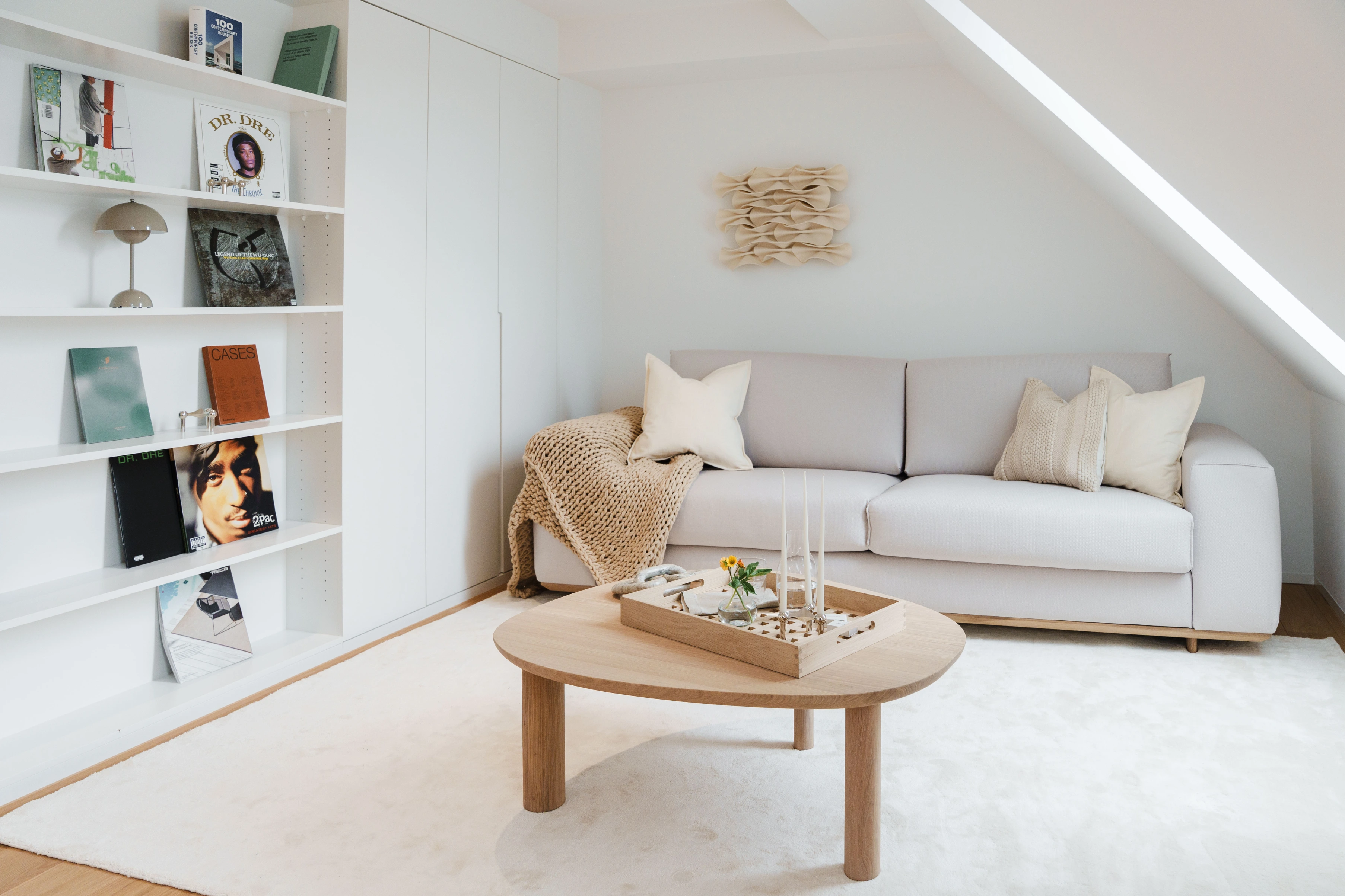 Minimalistische moderne Stadtwohnung | Upscale Interiors